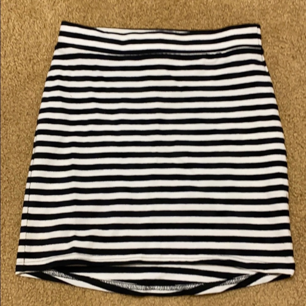 Hi low stretch mini skirt XS